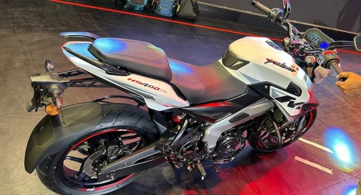 Pulsar NS400Z 2025
